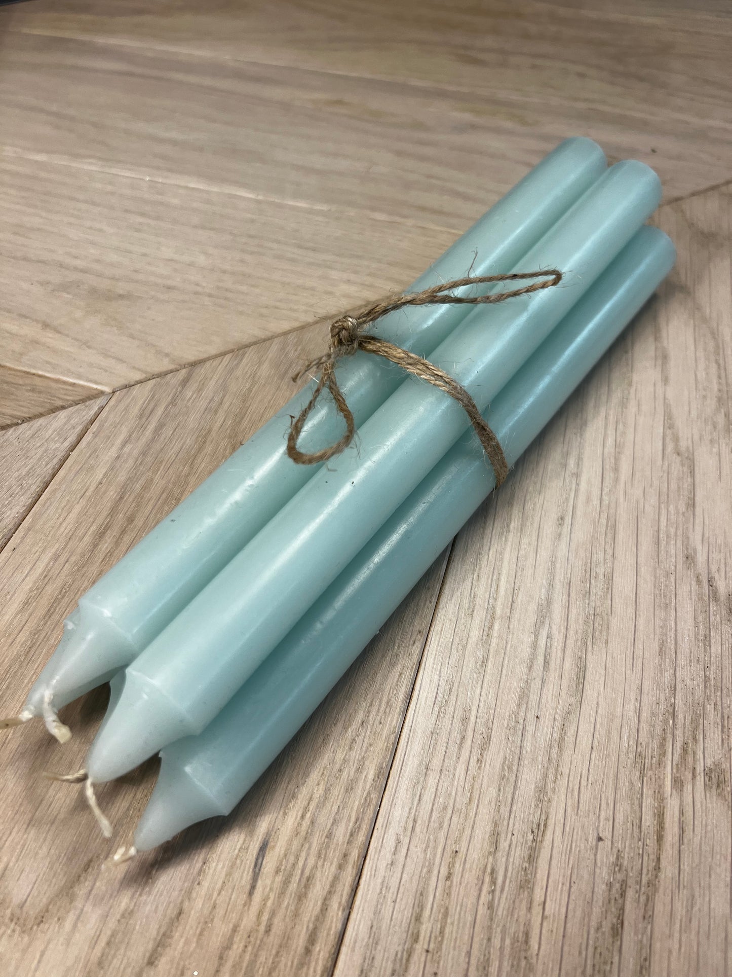 Set of 5 light green candles